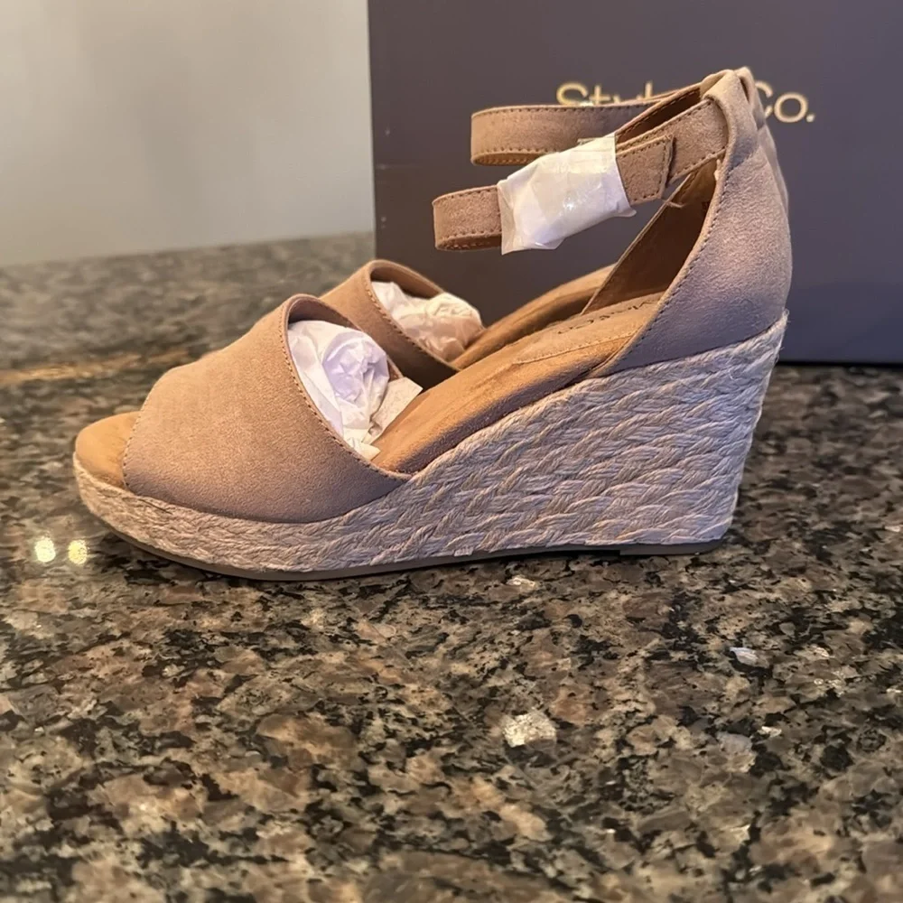 Style & Co seleeney light taupe espadrilles wedge open toe sandals NIB 6